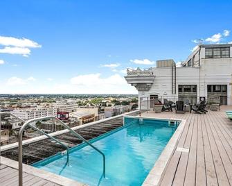 Spacious Modern Condos near French Quarter - New Orleans - Piscina