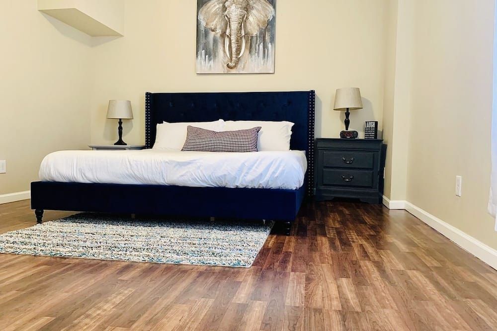 New King Bed Apartment In Suburbs Perfect Long Term Stay