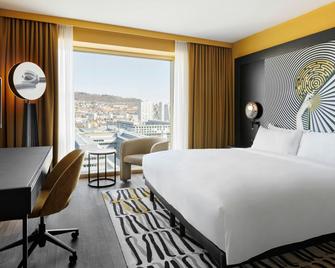 Renaissance Zurich Tower Hotel - Zúrich - Habitación