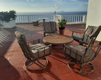 Luxurious Penthouse with Breathtaking Views - Cudjoe Head - Balcón