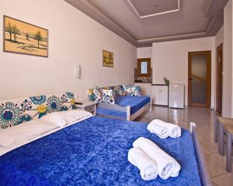Seranides Boutique Hotel - Kato Gatzea - Habitación