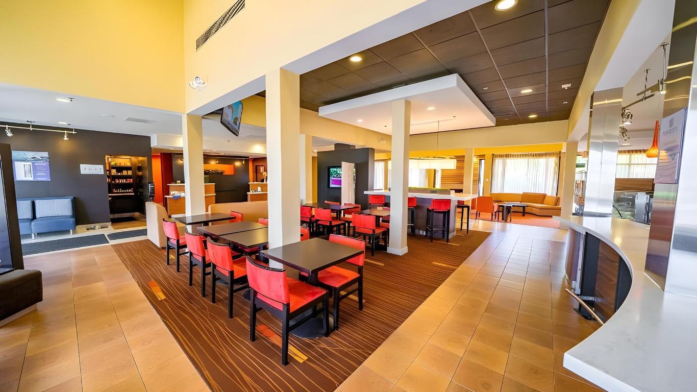 Spark by Hilton Bettendorf Quad Cities