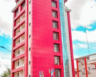 Hotel Carmen Galaxi - Malabo - Gebouw