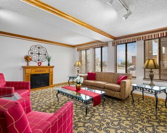 Quality Inn - Rapid City - Living room
