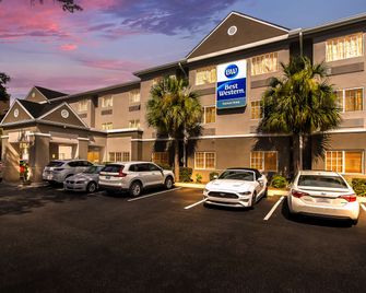 Best Western Patriots Point - מאונט פלזנט - בניין