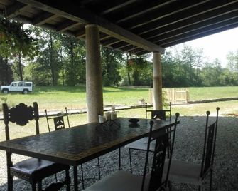 Agriturismo Helianthus - Oleggio - Binnenhof