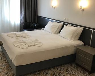 Hotel Balca - Izmir - Bedroom