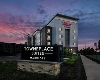 TownePlace Suites by Marriott Milwaukee Oak Creek - Oak Creek - Edificio