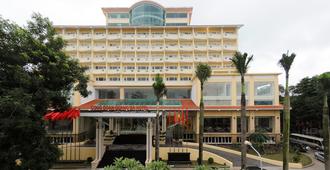 Quang Ba Trade Union Hotel - Hanoi - Building