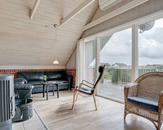 Holiday Home Felina - from the sea by Interhome - Ringkøbing - Stue