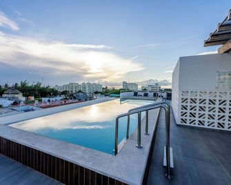 La Poza Suites - Isla Mujeres - Pool