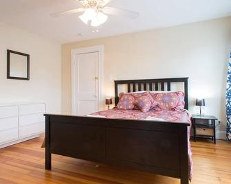 Salem 3rd Floor 3br Apartment - Salem - Bedroom