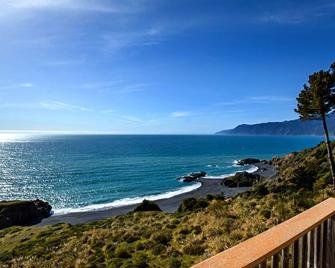 Spectacular Ocean View Penthouse By Oceanviewhottubs Oceanfront! Shelter Cove, Ca Tesla Ev Station - Whitethorn