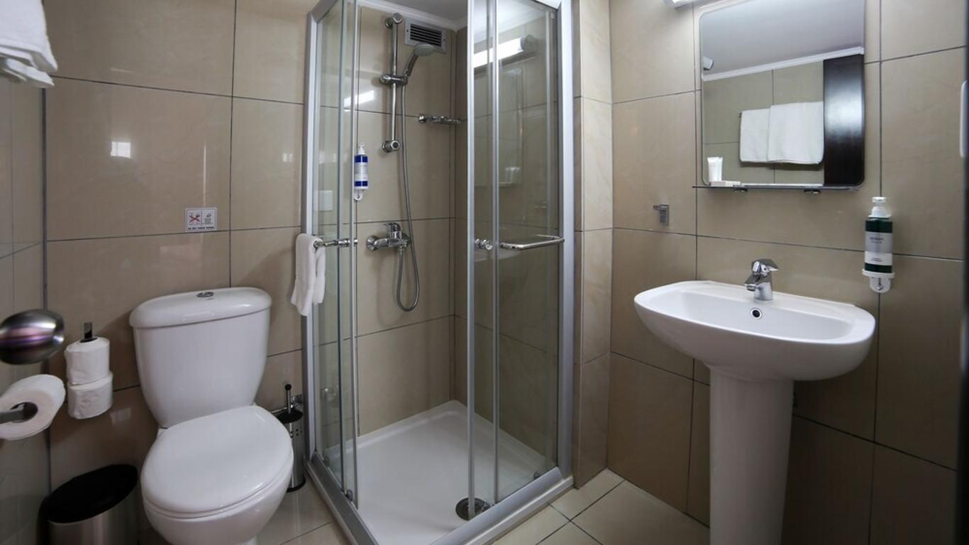 Les Palmiers Luxury Suites