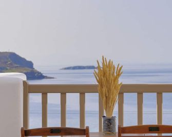 Lithos by Spyros & Flora - Agios Ioannis - Balkon