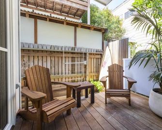Sunset Cottage - oceanstays - Yamba - Патіо
