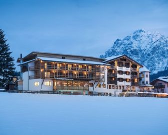 Hotel Mareo Dolomites - San Vigilio di Marebbe - Edificio