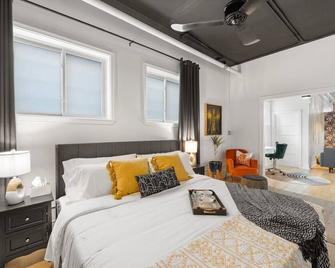 The Lincoln Square Hideaway - Chicago - Bedroom