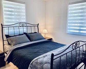 Charmante Maison Fraîchement Rénovée 3 Chambres 2 Salles de Bain Nouveau - Terrebonne - Schlafzimmer