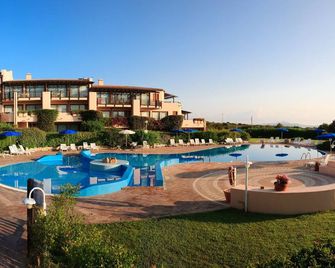 Sporting Hotel Tanca Manna - ארצאקנה - בריכה