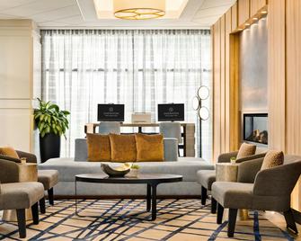 Sheraton Suites Chicago O'Hare - Rosemont - Lobby