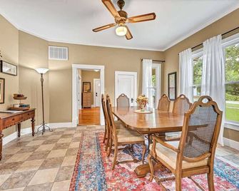 Beit Shalom- House of Peace Family - Siloam Springs