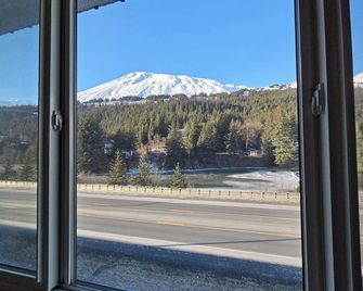 Breeze Inn Hotel & Motel - Seward - Balcón