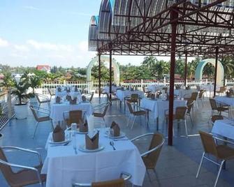 Alliance Resort Hotel - Chaungtha - Restaurante