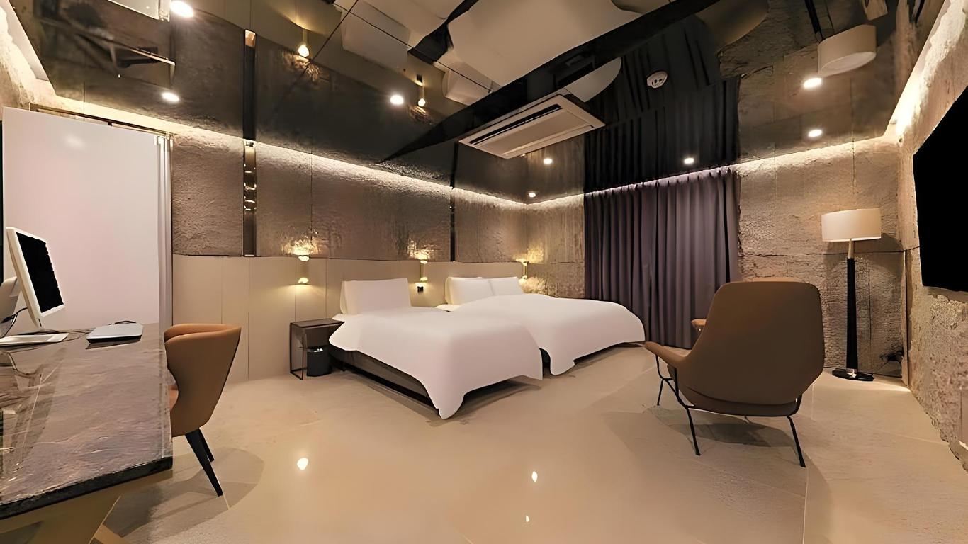 Amourex Hotel