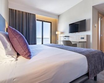 Hotel Astari - Tarragona - Bedroom