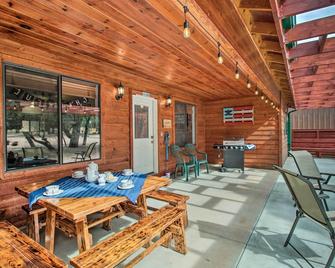 Fire Pit, Fenced Yard Overgaard Cabin Near Hiking - Heber-Overgaard - Patio