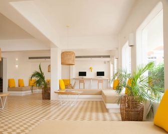 BloomSuites l Calangute - Calangute - Lobby