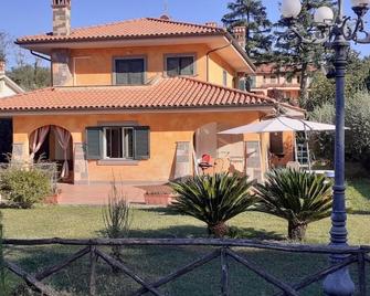 Serendipity - Grottaferrata - Building