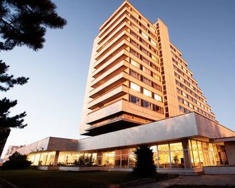 Hotel Cascade - Brüx - Gebäude