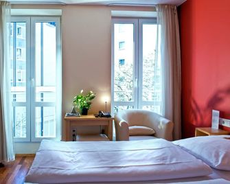 Town Hotel Wiesbaden - kleines Privathotel in Bestlage - Wiesbaden - Quarto