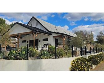 Hidden Hacienda - Temecula