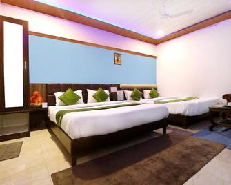 Capital O 9822 Hotel Seven - Chandigarh - Habitación
