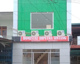 Homestay Diputra Sintang - Sintang - Building