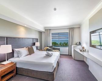 'Top Horizons' Resort style Stay with Pool & Ocean Views - Darwin