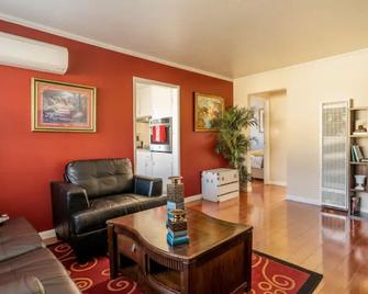Luxury stay near Santana Row for vacation/business - San Jose - Living room