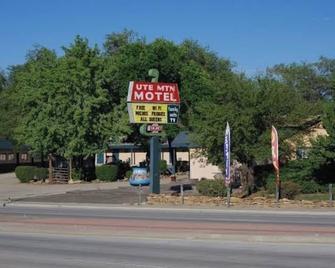 Sleeping Ute Mountain Motel - Cortez - Building
