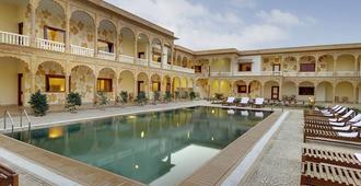 Club Mahindra Jaisalmer - Jaisalmer - Pool