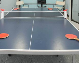 Lakefront Cottage w/ Private Hot Tub! - Greensboro