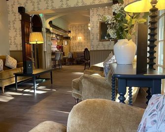 Ravenwood Hall Hotel - Bury St Edmunds - Salónek