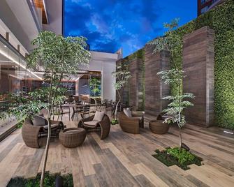 كورت يارد باي ماريوت جواتيمالا سيتي - غواتيمالا سيتي - شرفة مرصوفة