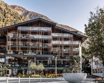 Stroblhof Active Family Spa Resort - San Leonardo in Passiria - Gebäude