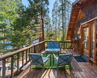 This apartment is a 1 bedroom(s), 1 bathrooms, located in Shaver Lake, CA. - Shaver Lake - Balcón