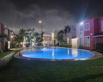 Colors Acapulco - Acapulco - Piscina