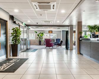 Park Inn by Radisson Peterborough City Center - Peterborough - Lobby