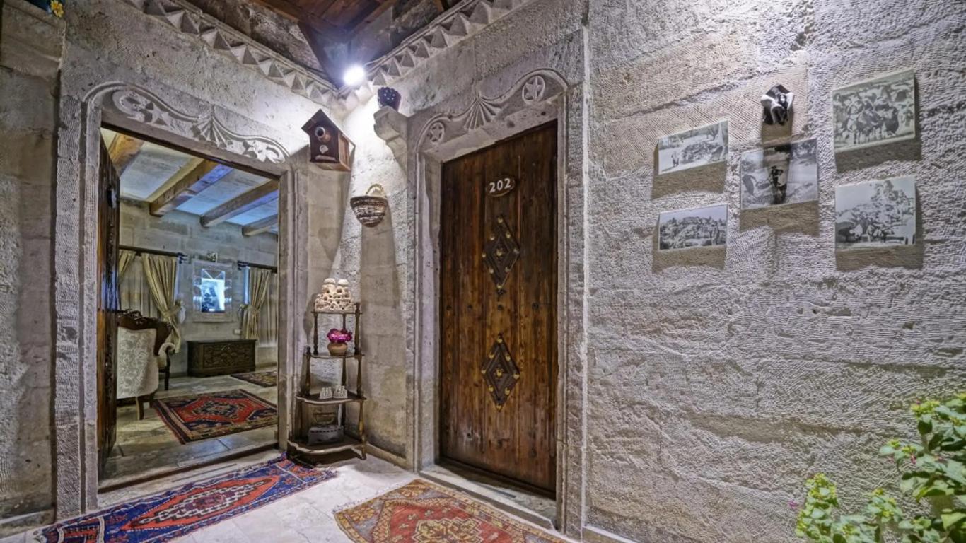Maccan Cave Hotel